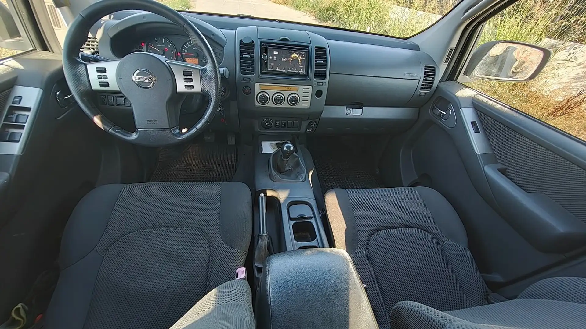 Nissan Navara Navara 2005 d.cab 2.5 dci LE 174cv Argento - 2