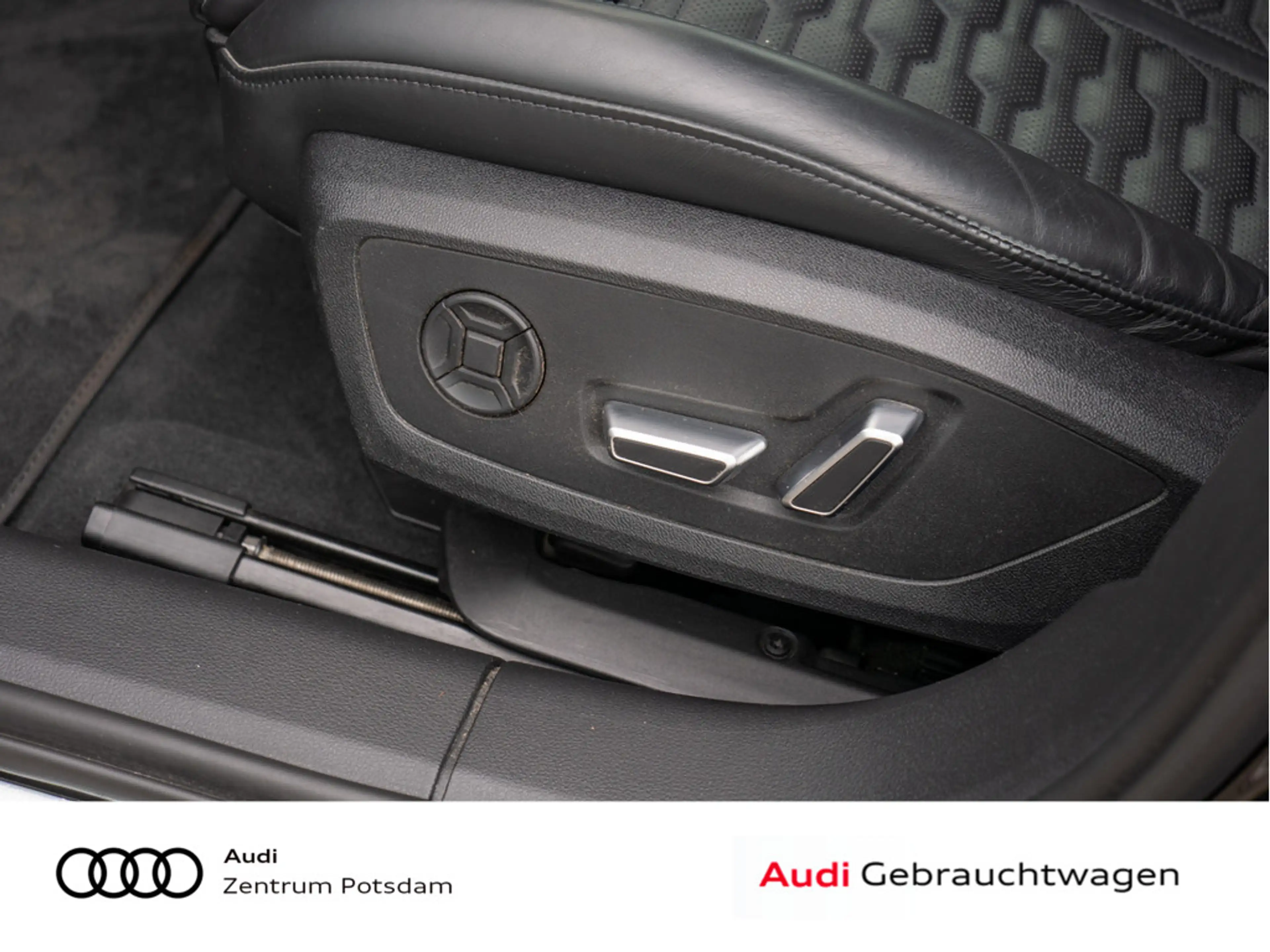 Audi RS6 — photo 22