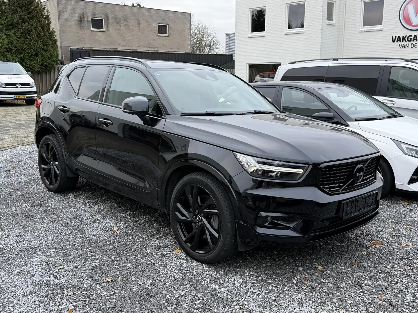 Volvo XC40 1.5 T5 Recharge R-Design | Full Black | Uniek! | P Zwart - 2