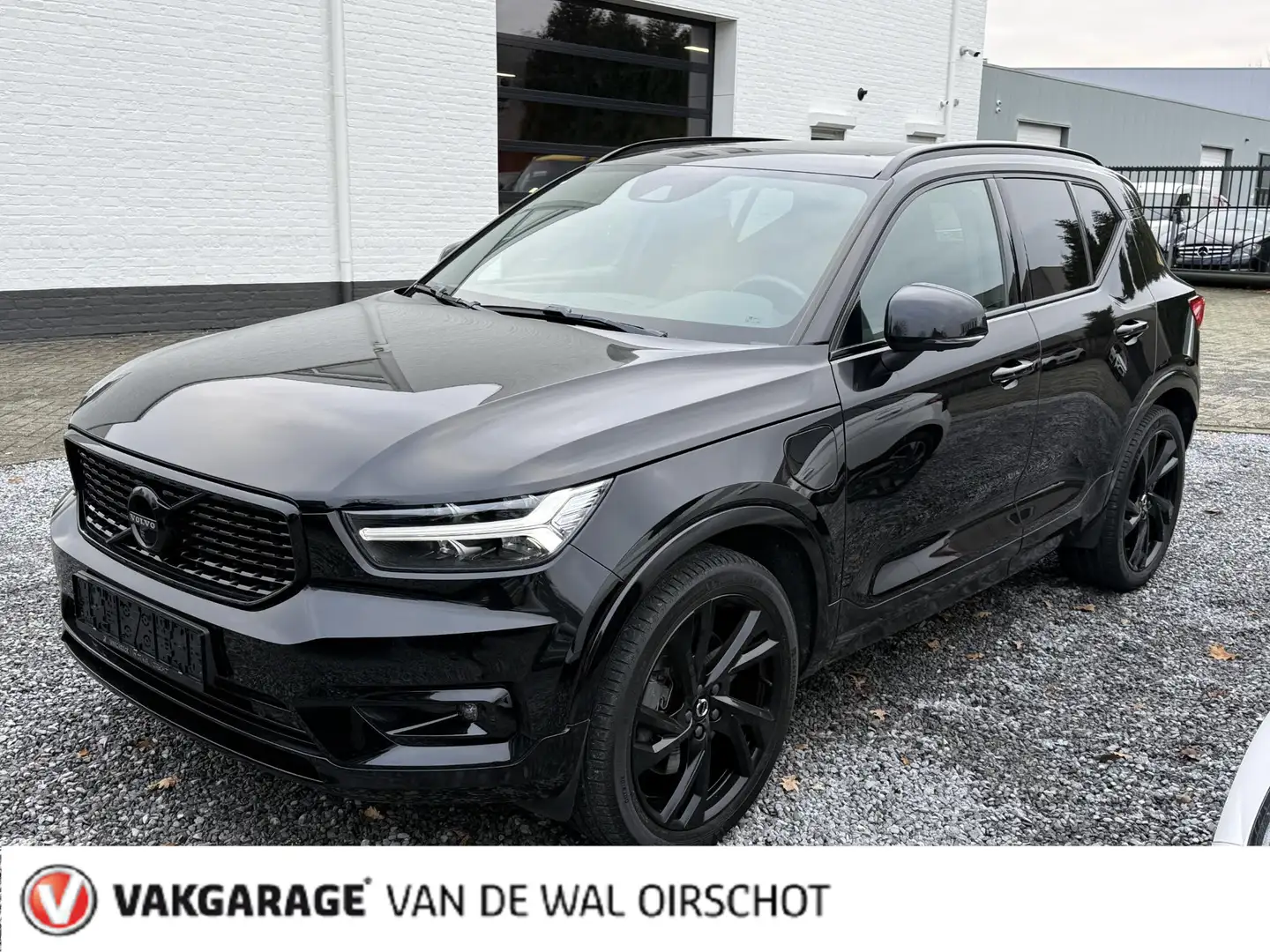 Volvo XC40 1.5 T5 Recharge R-Design | Full Black | Uniek! | P Zwart - 1