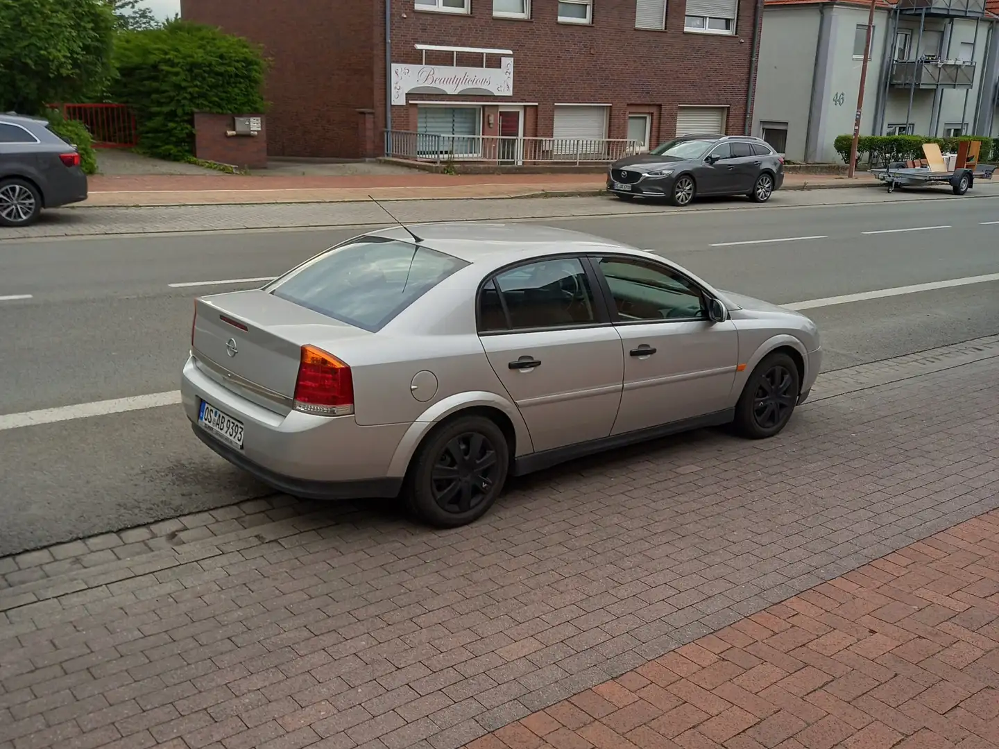 Opel Vectra Vectra 1.8 Comfort Silber - 1