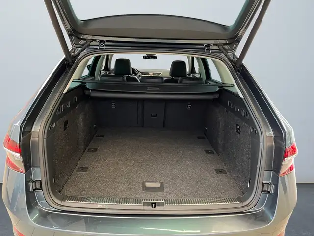Skoda Superb view 14