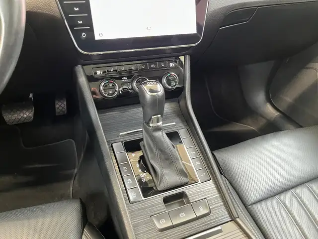 Skoda Superb view 9
