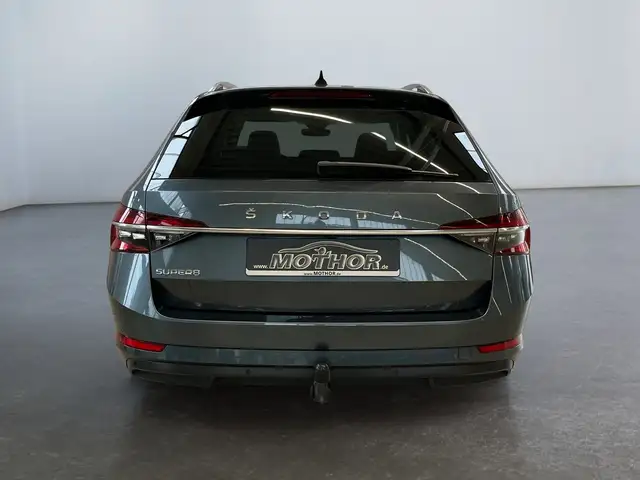 Skoda Superb view 5