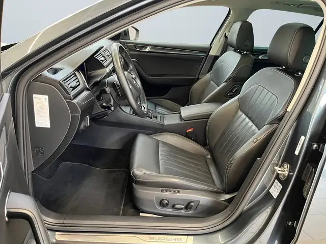 Skoda Superb view 7