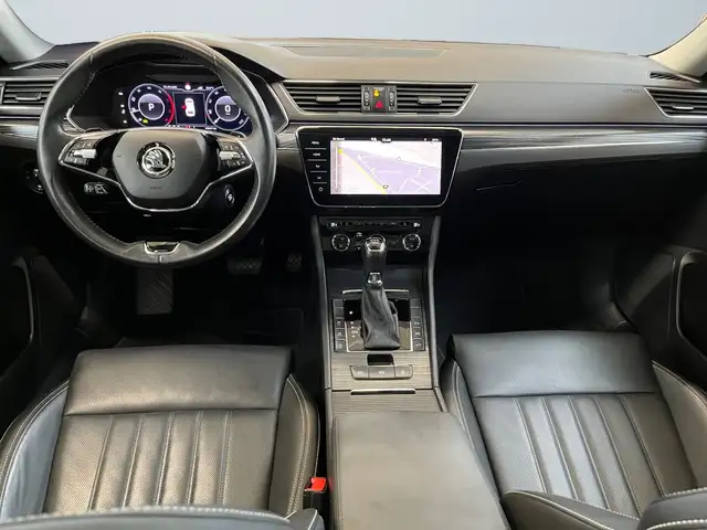 Skoda Superb view 8