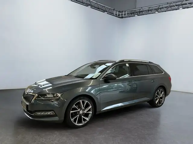 Skoda Superb view 2
