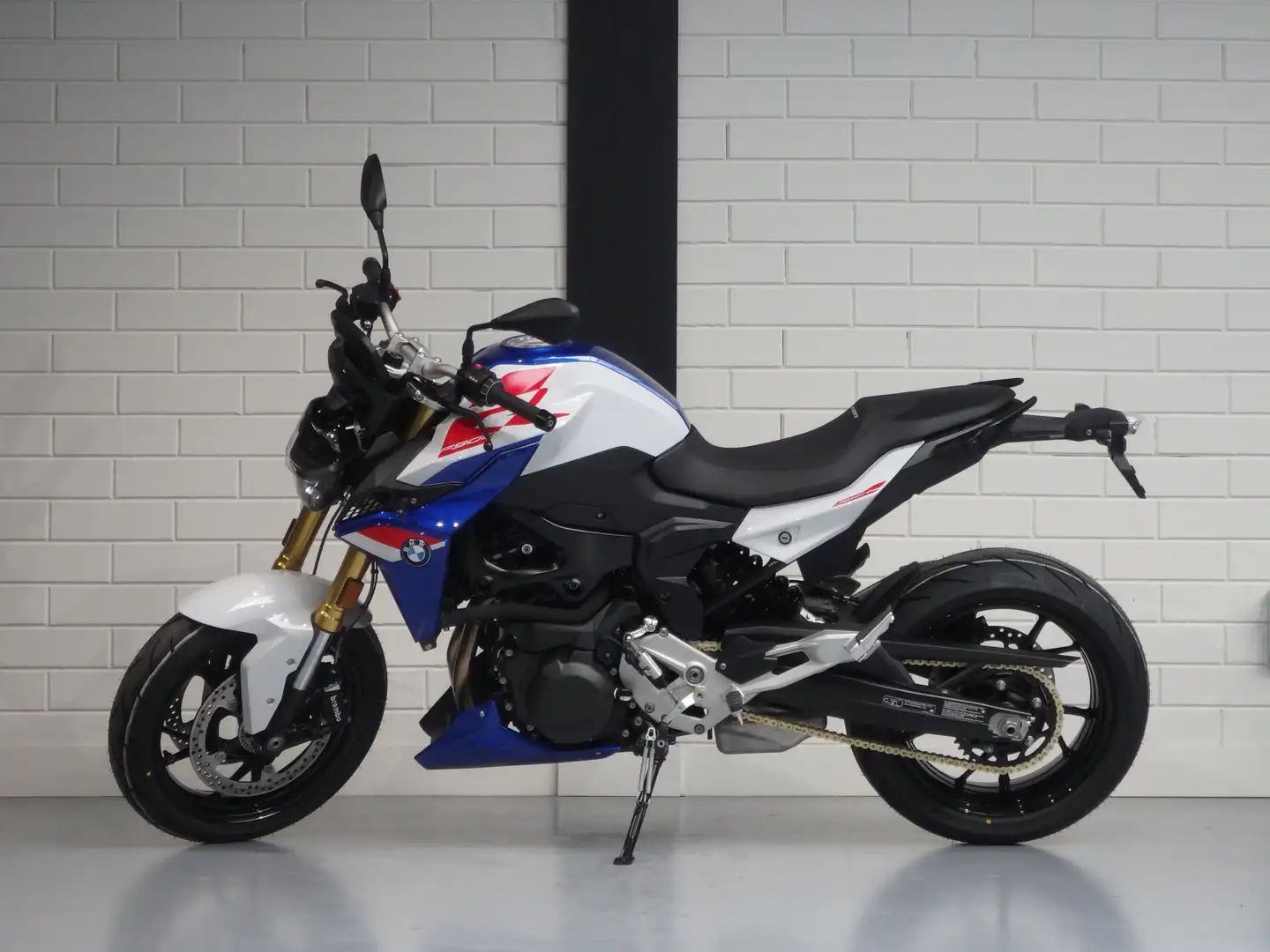 BMW F 900 R | Profiteer nu van € 1.000, - VOORDEEL ! Blanco - 2