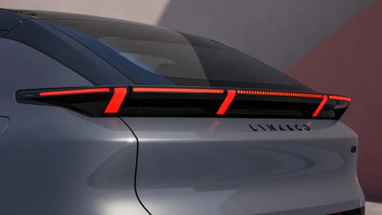 Lynk & Co 02