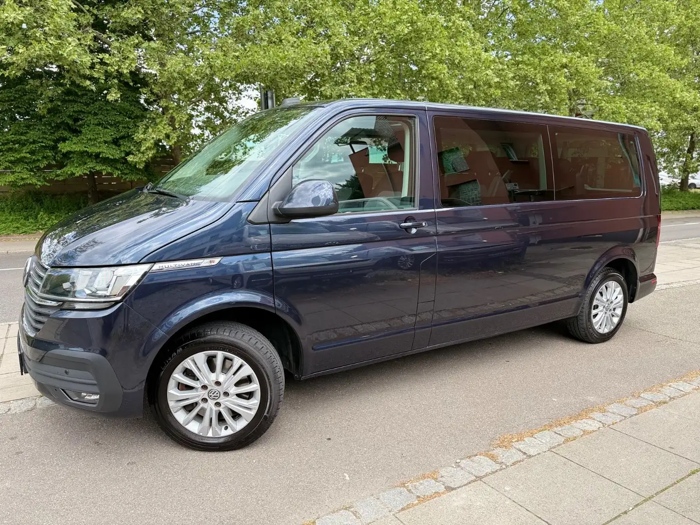 Volkswagen T6 Multivan T6.1Multivan2.0 TDI/AUTO/LANG/LEDER/8SITZ/I HAND Blau - 2