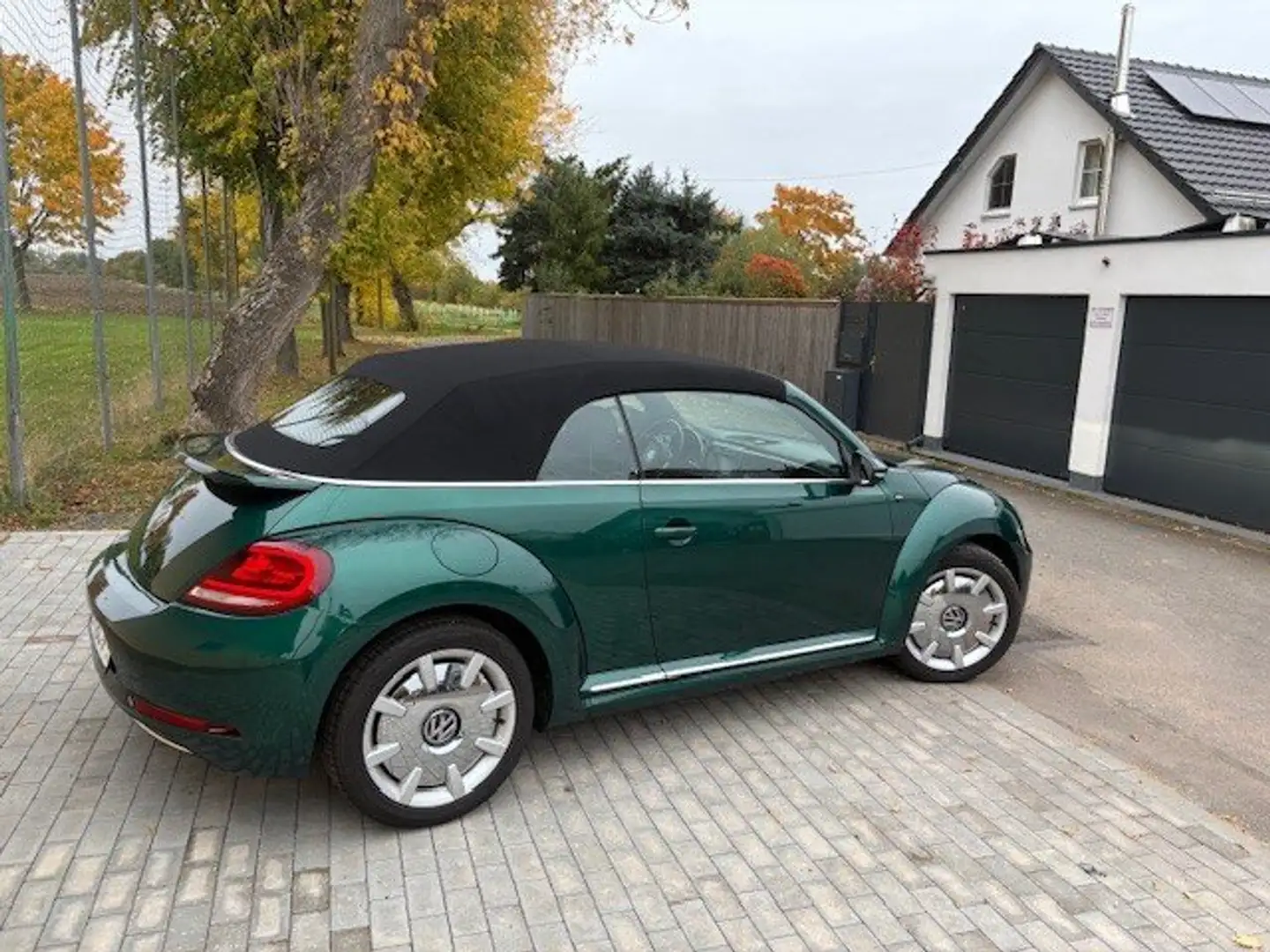 Volkswagen Beetle Beetle Cabriolet 1.2 TSI (BlueMotion Tech) Sound Grün - 1