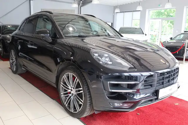 Porsche Macan view 9