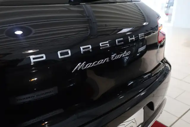 Porsche Macan view 7