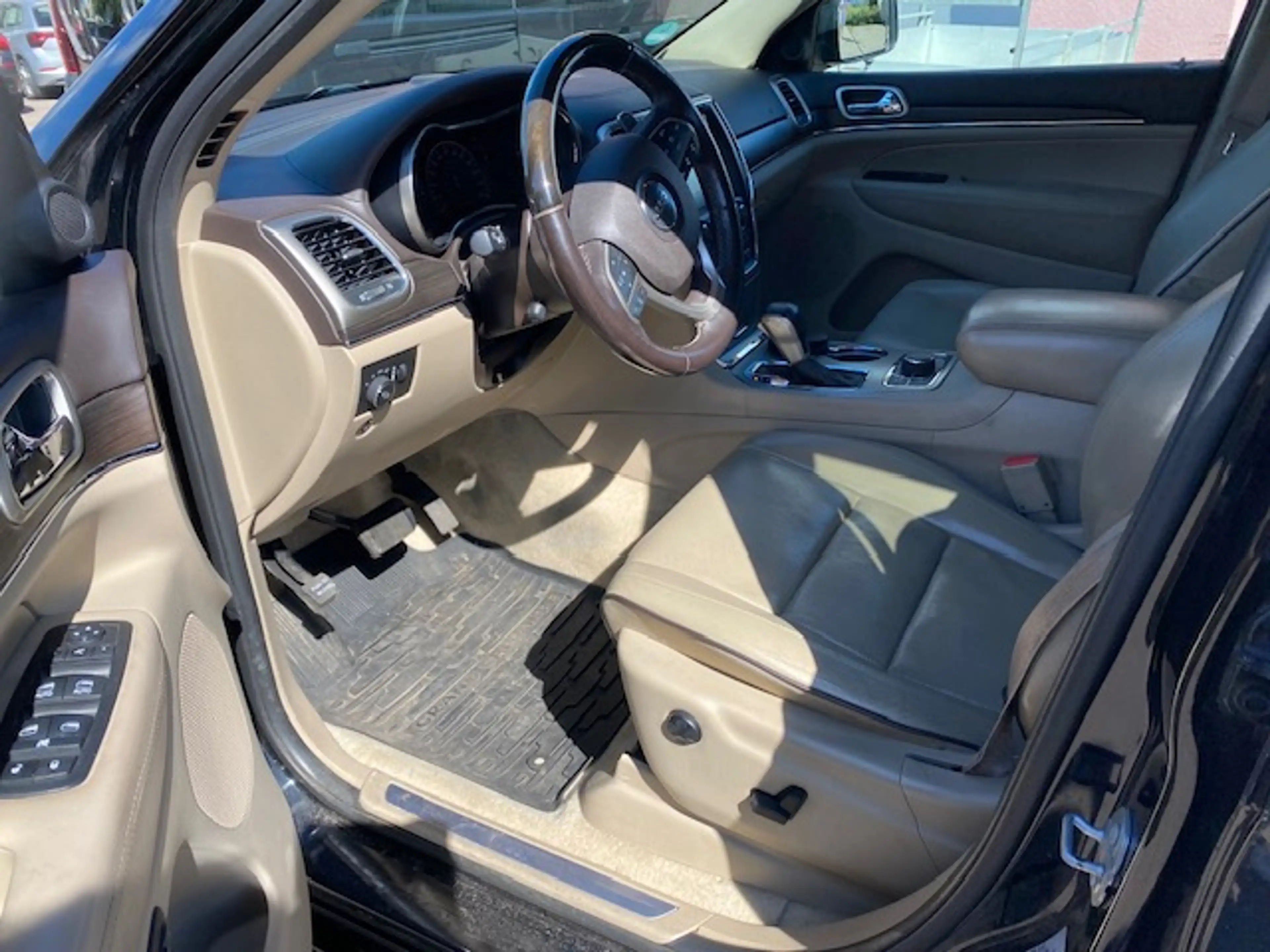 Jeep Grand Cherokee 3.0 CRD Overland — photo 9