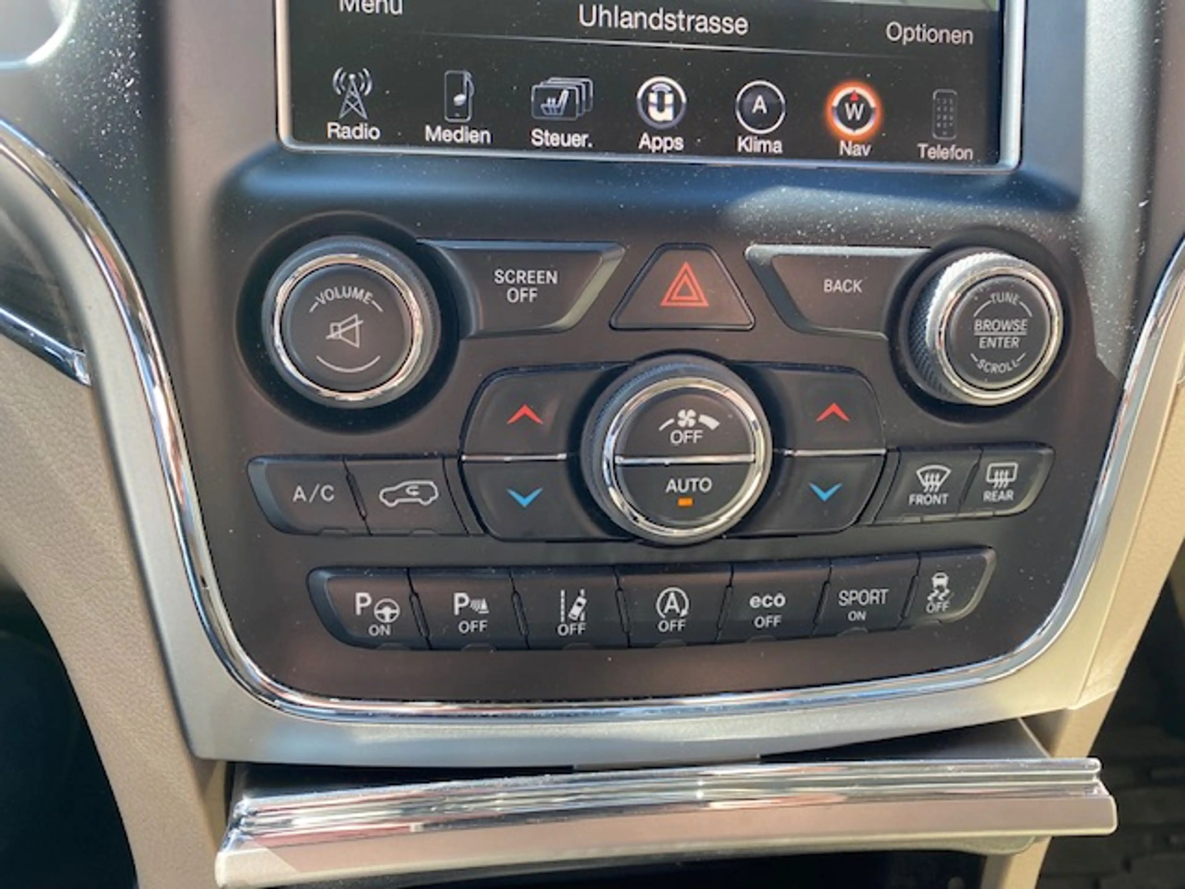 Jeep Grand Cherokee 3.0 CRD Overland — photo 12
