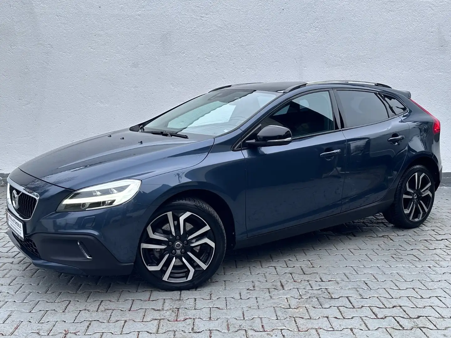 Volvo V40 Cross Country V40 2.0 Cross Country Pro/Kamera/Pano/Leder/LED Bleu - 1