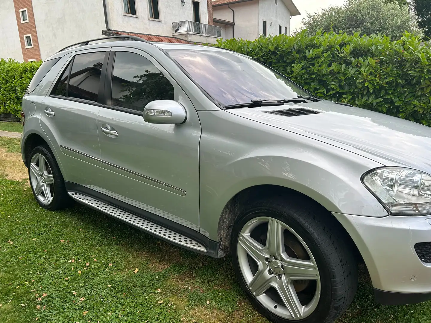 Mercedes-Benz ML 500 Classe M - W164 Sport auto Stříbrná - 2