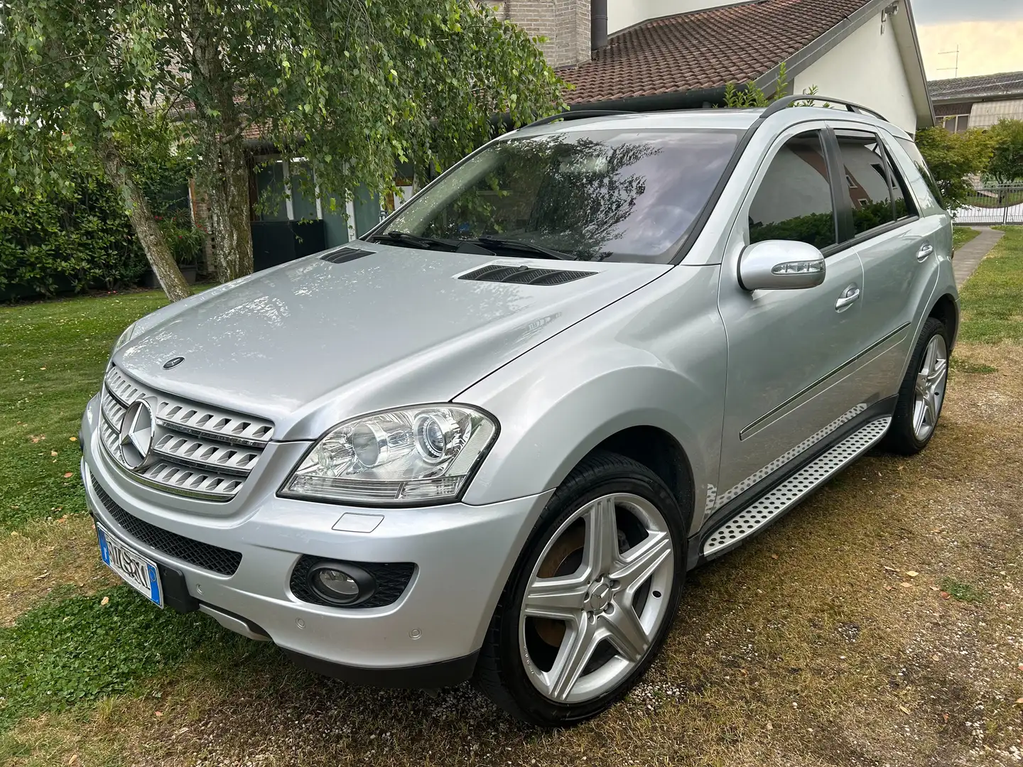 Mercedes-Benz ML 500 Classe M - W164 Sport auto Stříbrná - 1