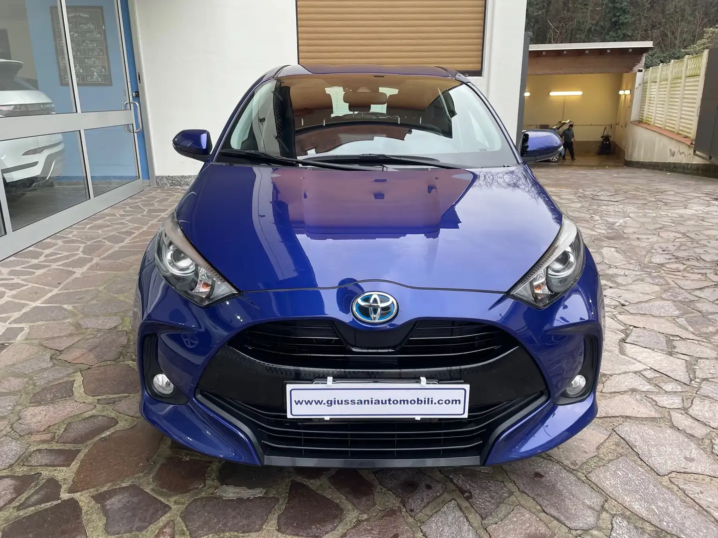Toyota Yaris 1.5h Business UNICO PROPRIETARIO OK NEOPATENTATI Blu/Azzurro - 2
