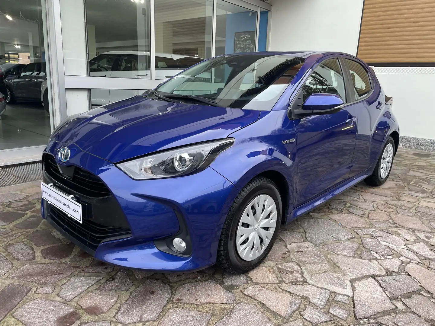 Toyota Yaris 1.5h Business UNICO PROPRIETARIO OK NEOPATENTATI Blu/Azzurro - 1