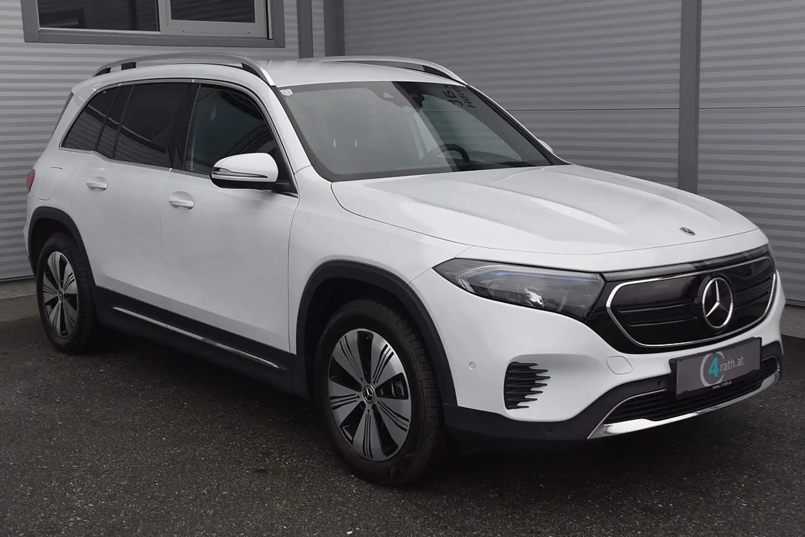 Mercedes-Benz EQB 300 4Matic 66,5 kWh Aut. / NETTO: 29.150 € Weiß - 2