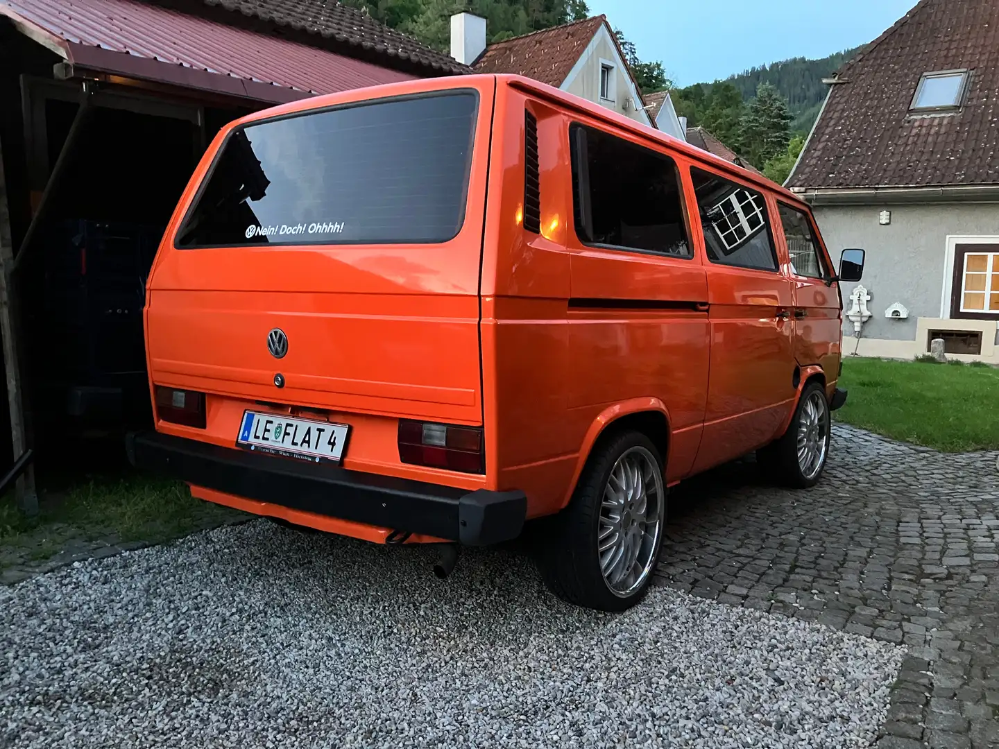Volkswagen T3 Caravelle 2,1 WBX rostfrei mit 20" typisiert Orange - 2