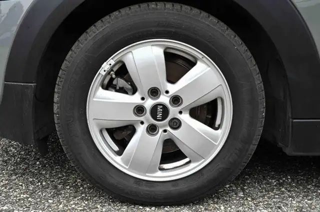Mini Hatch view 10