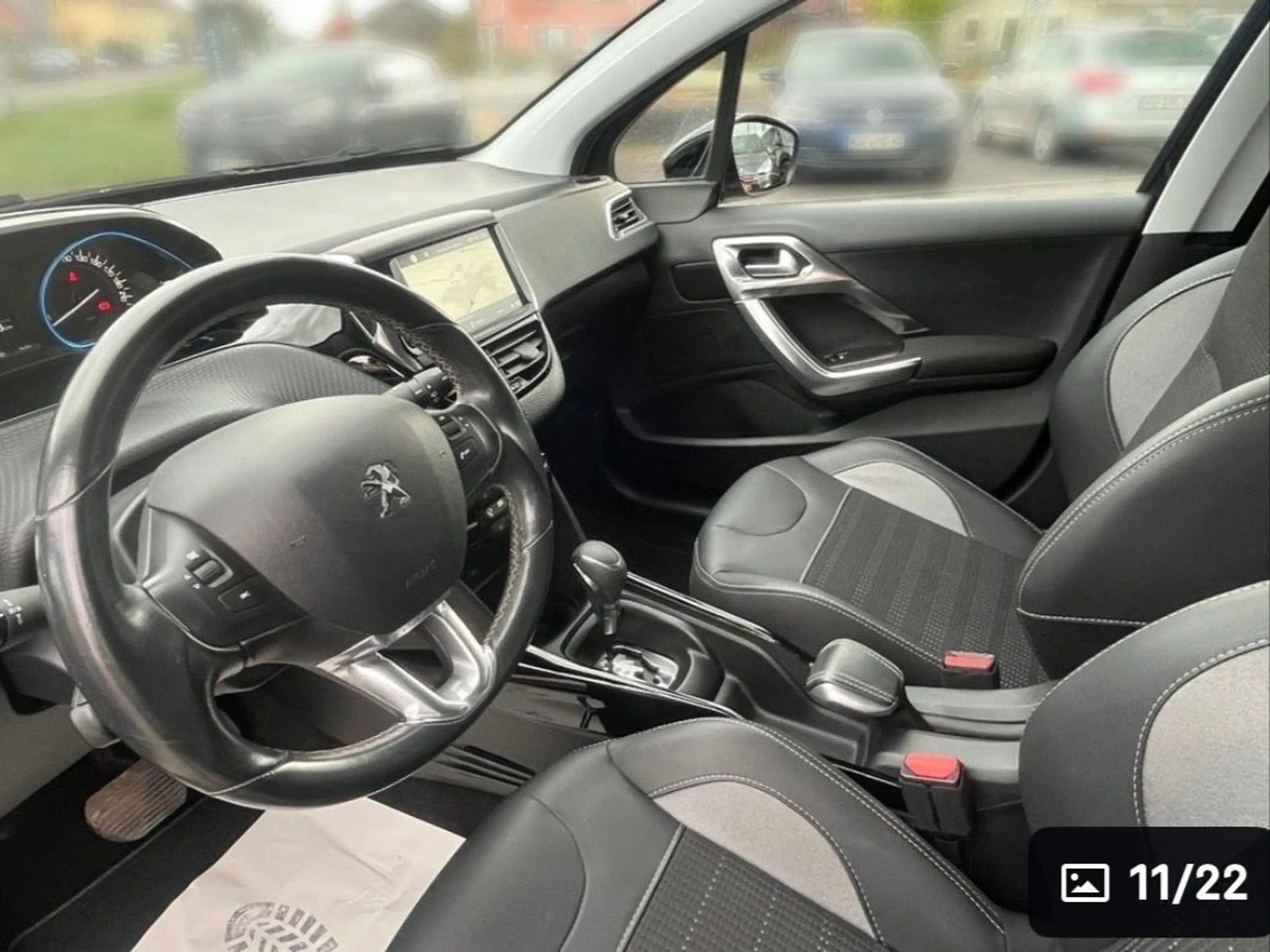 Peugeot 2008 1.2 PureTech Allure*Kamera*Automatik*DAB* — photo 12