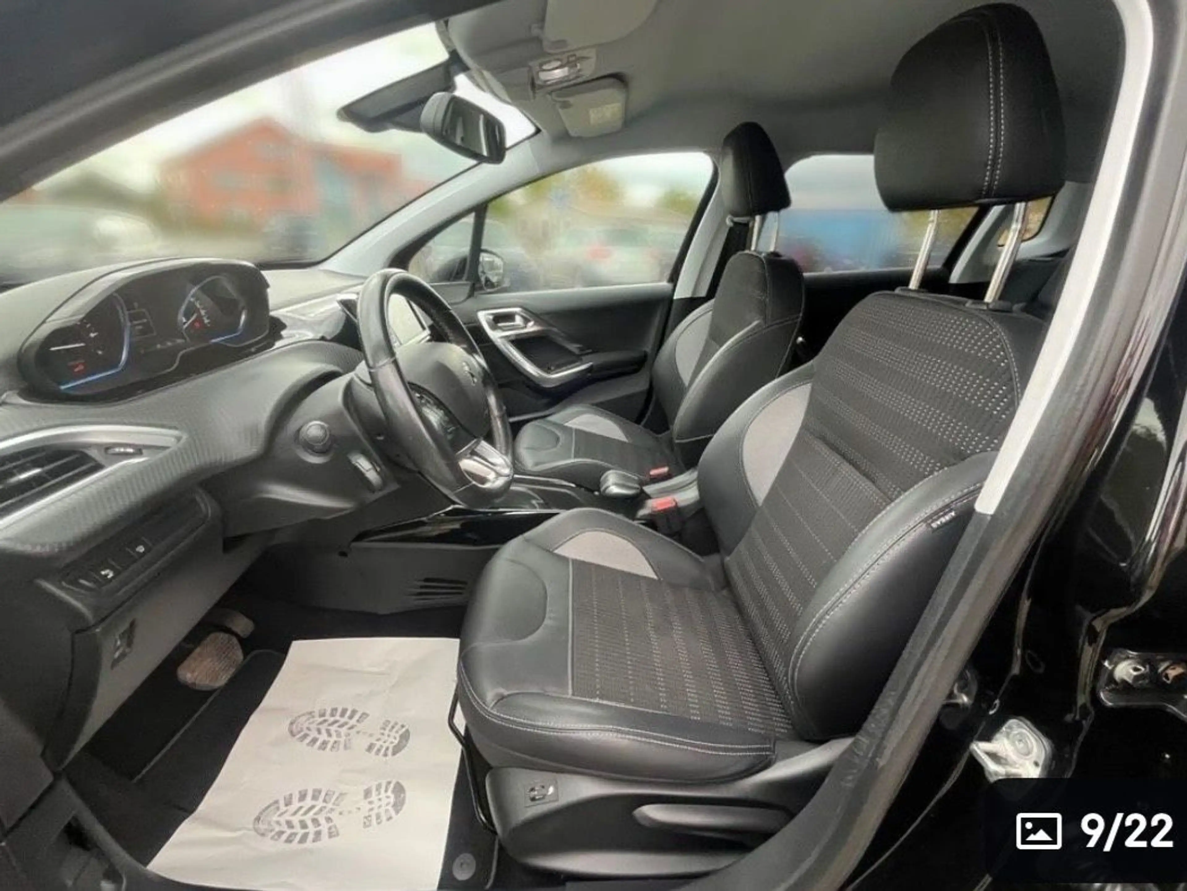 Peugeot 2008 1.2 PureTech Allure*Kamera*Automatik*DAB* — photo 11
