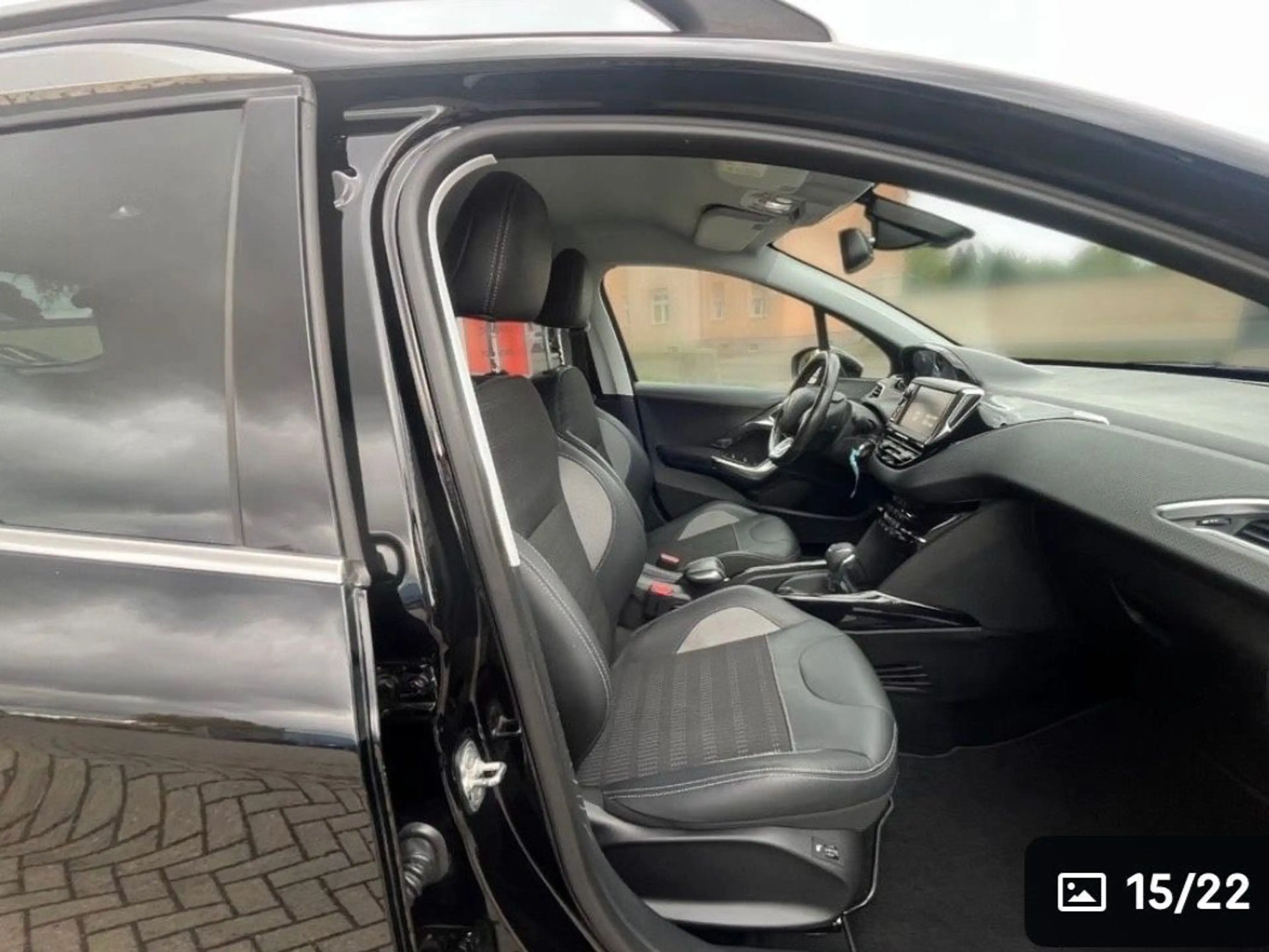 Peugeot 2008 1.2 PureTech Allure*Kamera*Automatik*DAB* — photo 17
