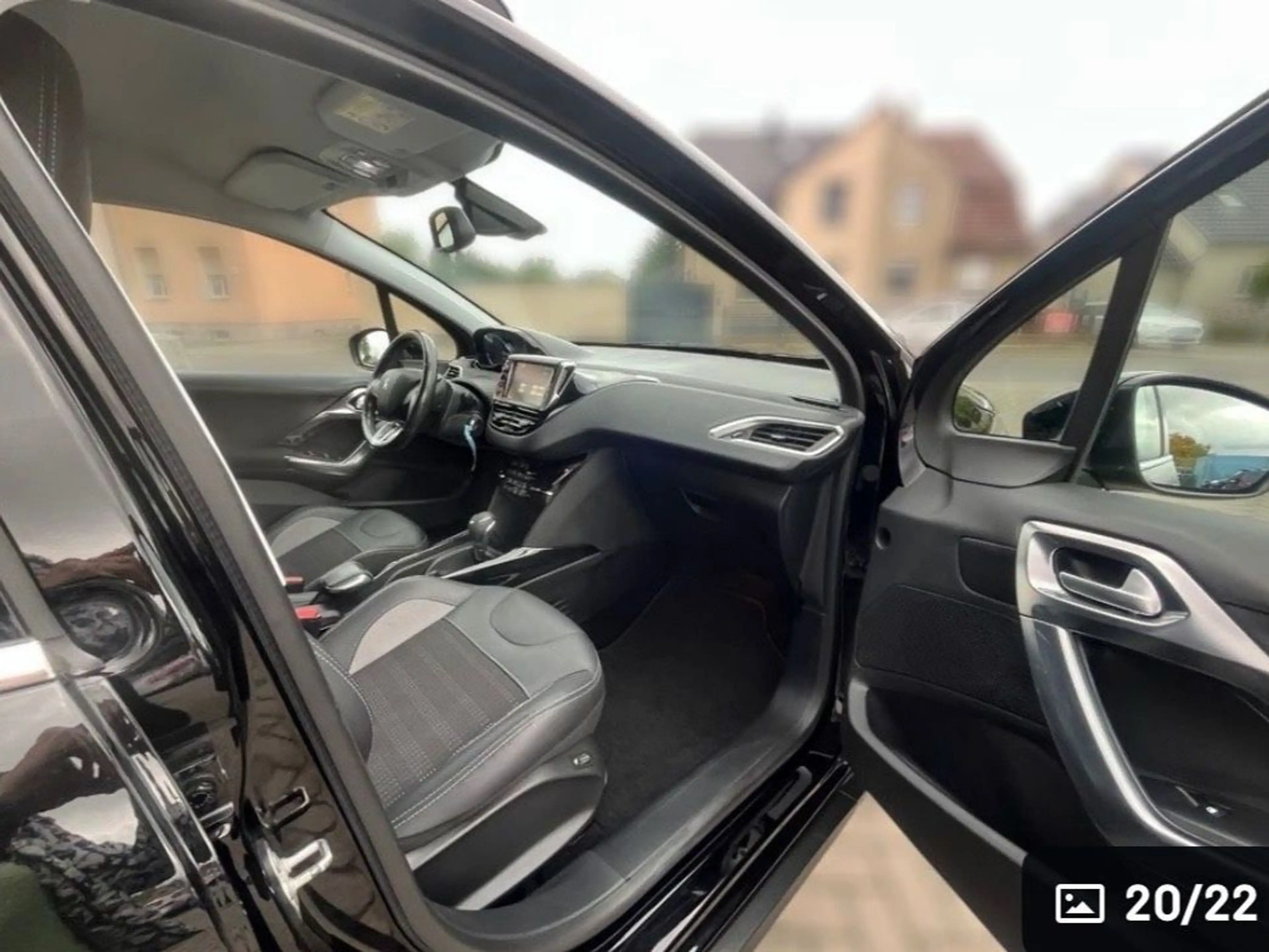 Peugeot 2008 1.2 PureTech Allure*Kamera*Automatik*DAB* — photo 19