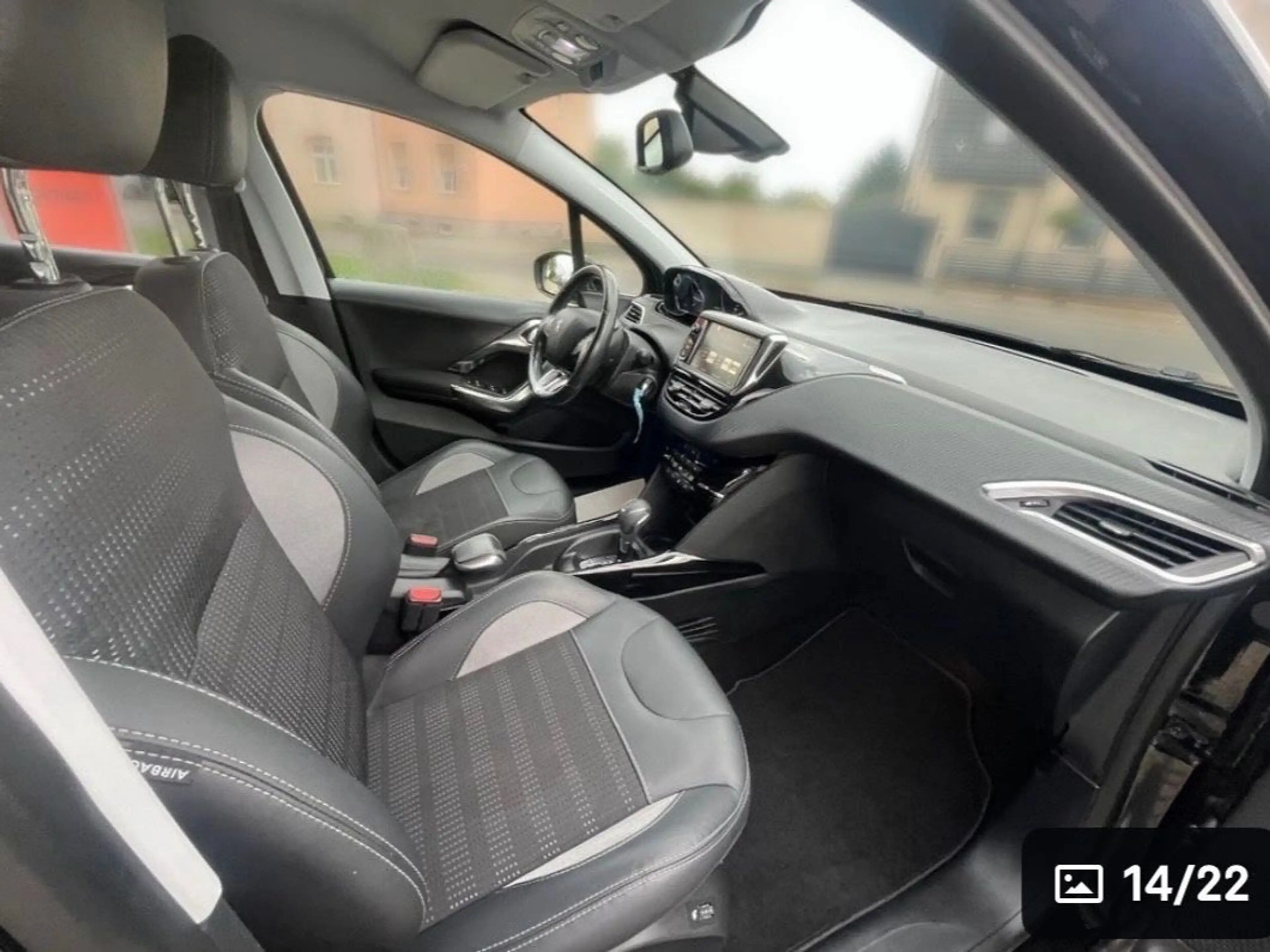 Peugeot 2008 1.2 PureTech Allure*Kamera*Automatik*DAB* — photo 18