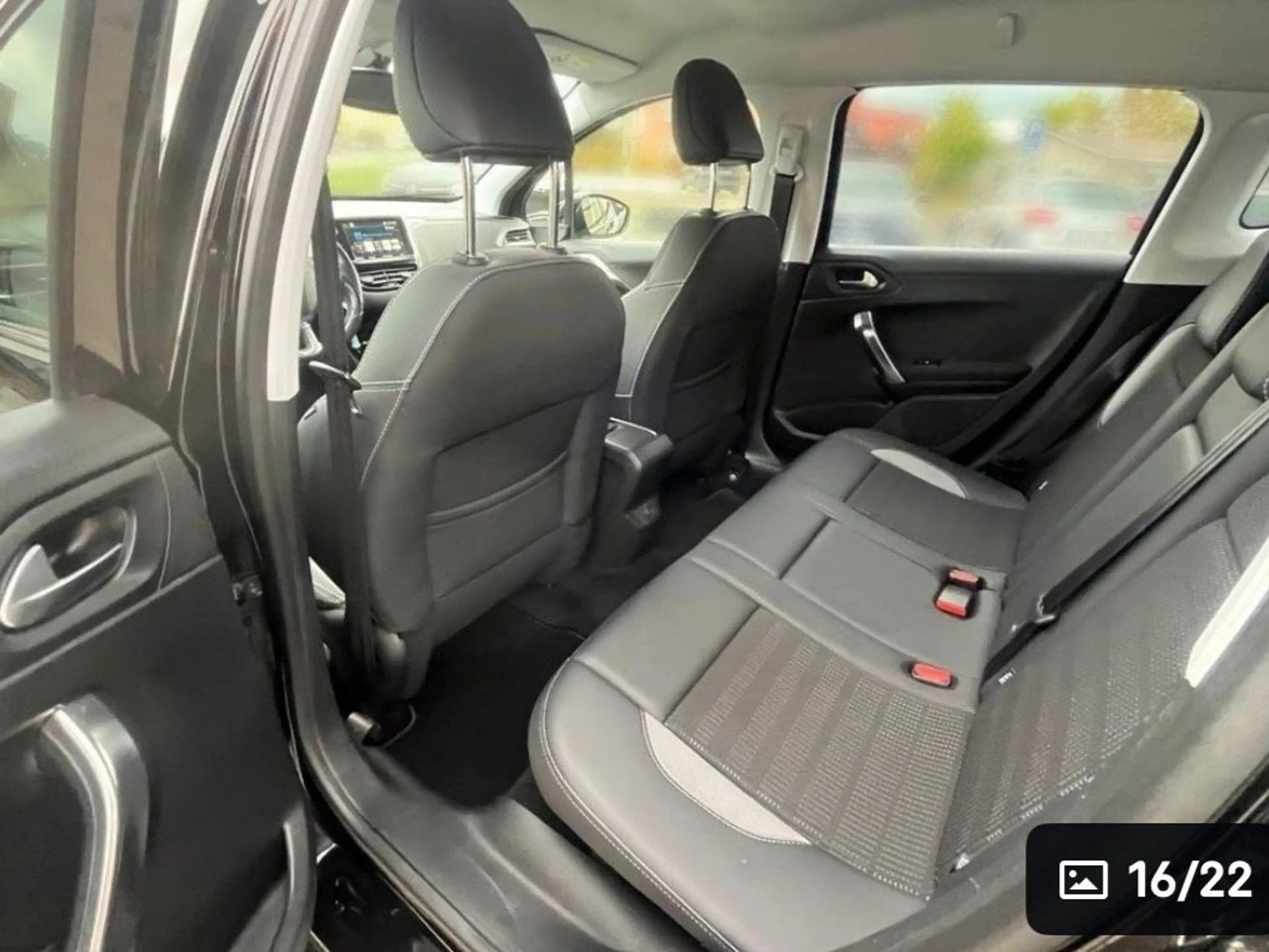 Peugeot 2008 1.2 PureTech Allure*Kamera*Automatik*DAB* — photo 15