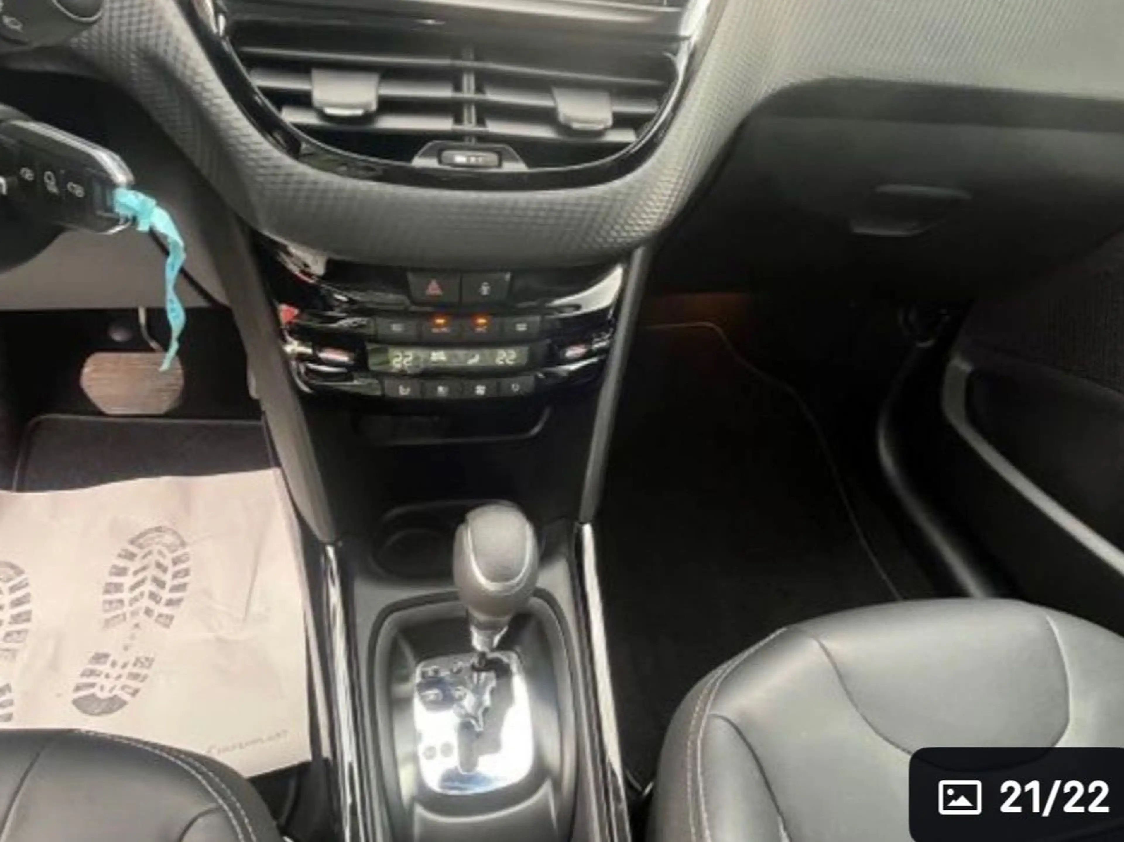 Peugeot 2008 1.2 PureTech Allure*Kamera*Automatik*DAB* — photo 22