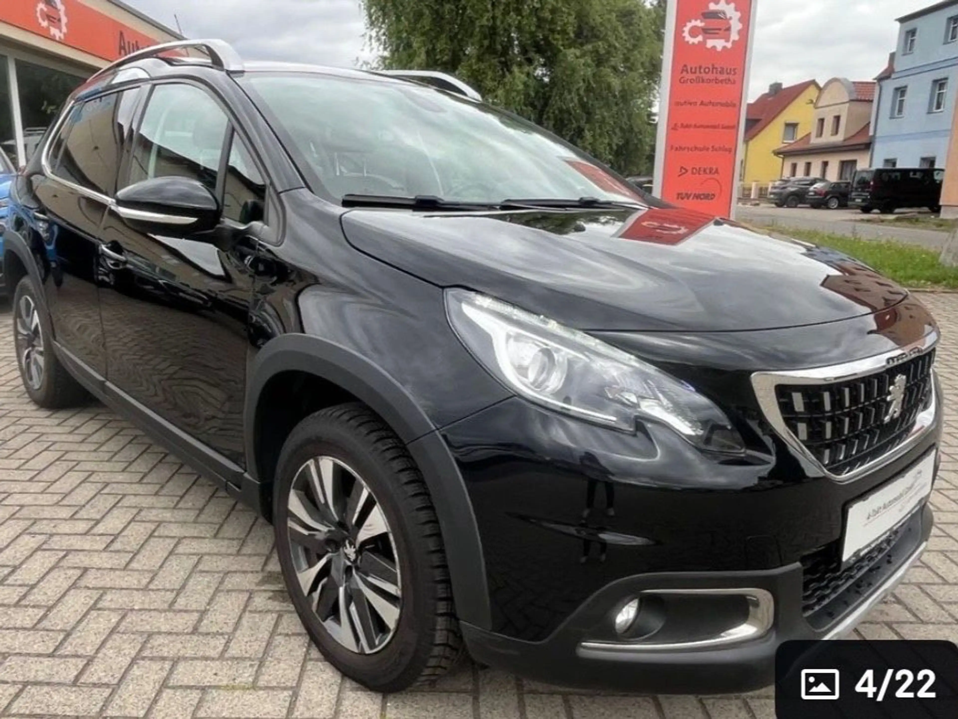 Peugeot 2008 1.2 PureTech Allure*Kamera*Automatik*DAB* — photo 4