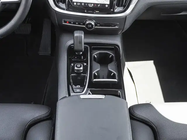 Volvo V60 view 14