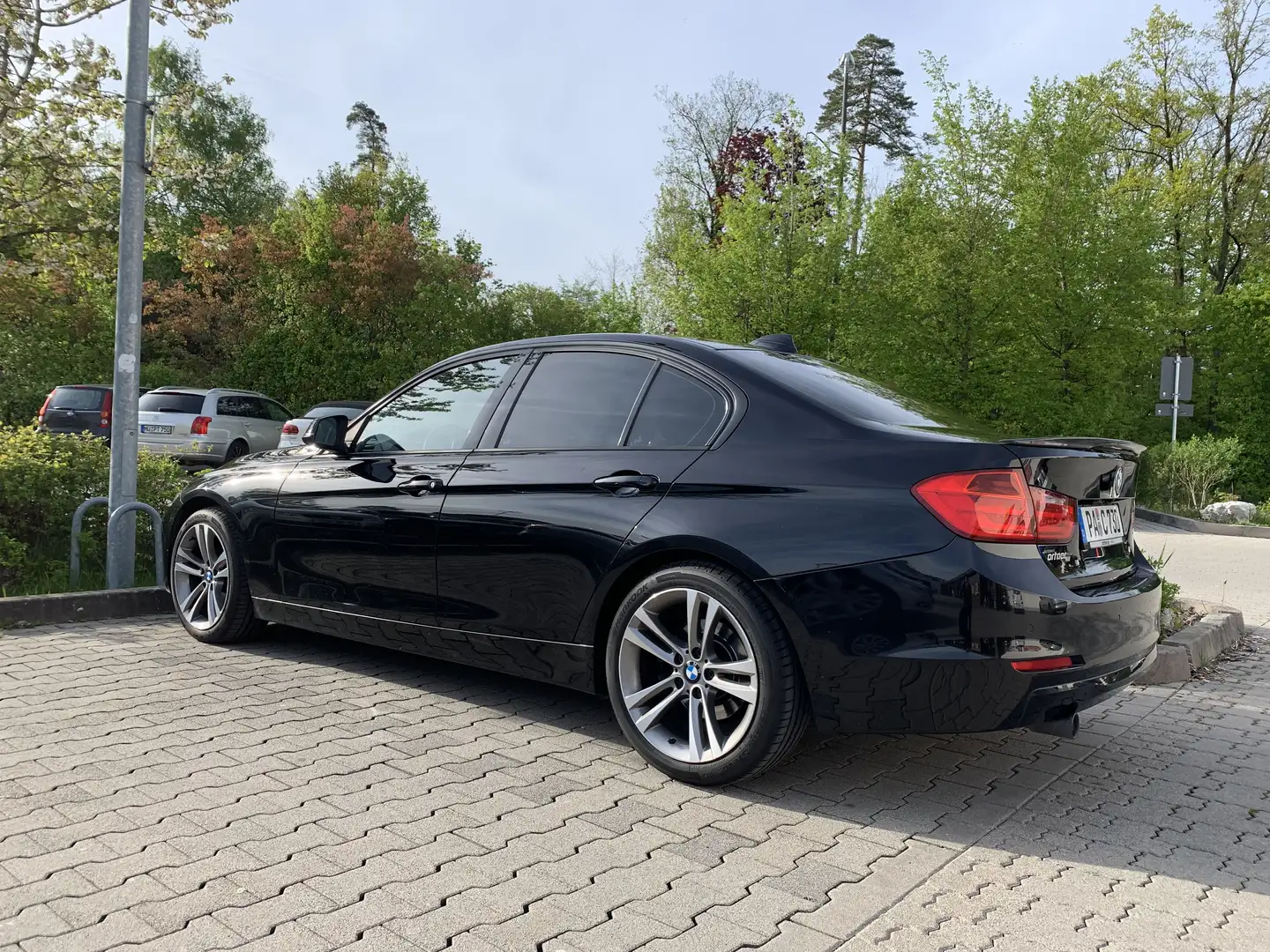 BMW 320 F30 Sport Line 2-Hand Siyah - 1