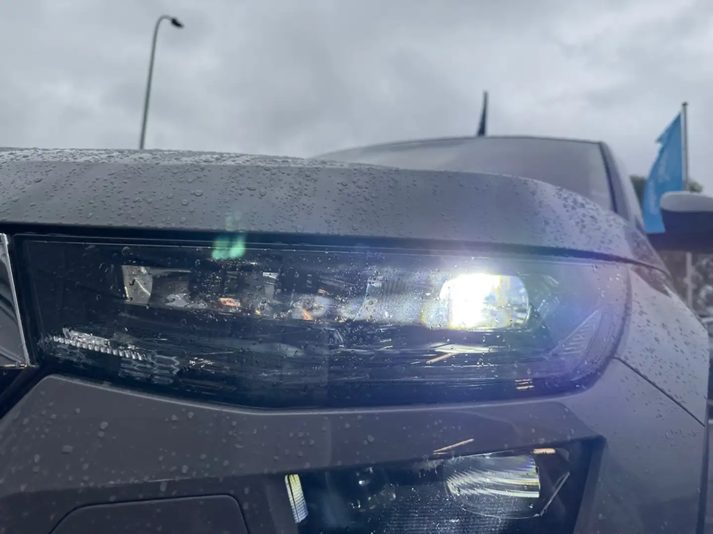 Skoda Kodiaq 2,0 TDI DSG Grau - 2