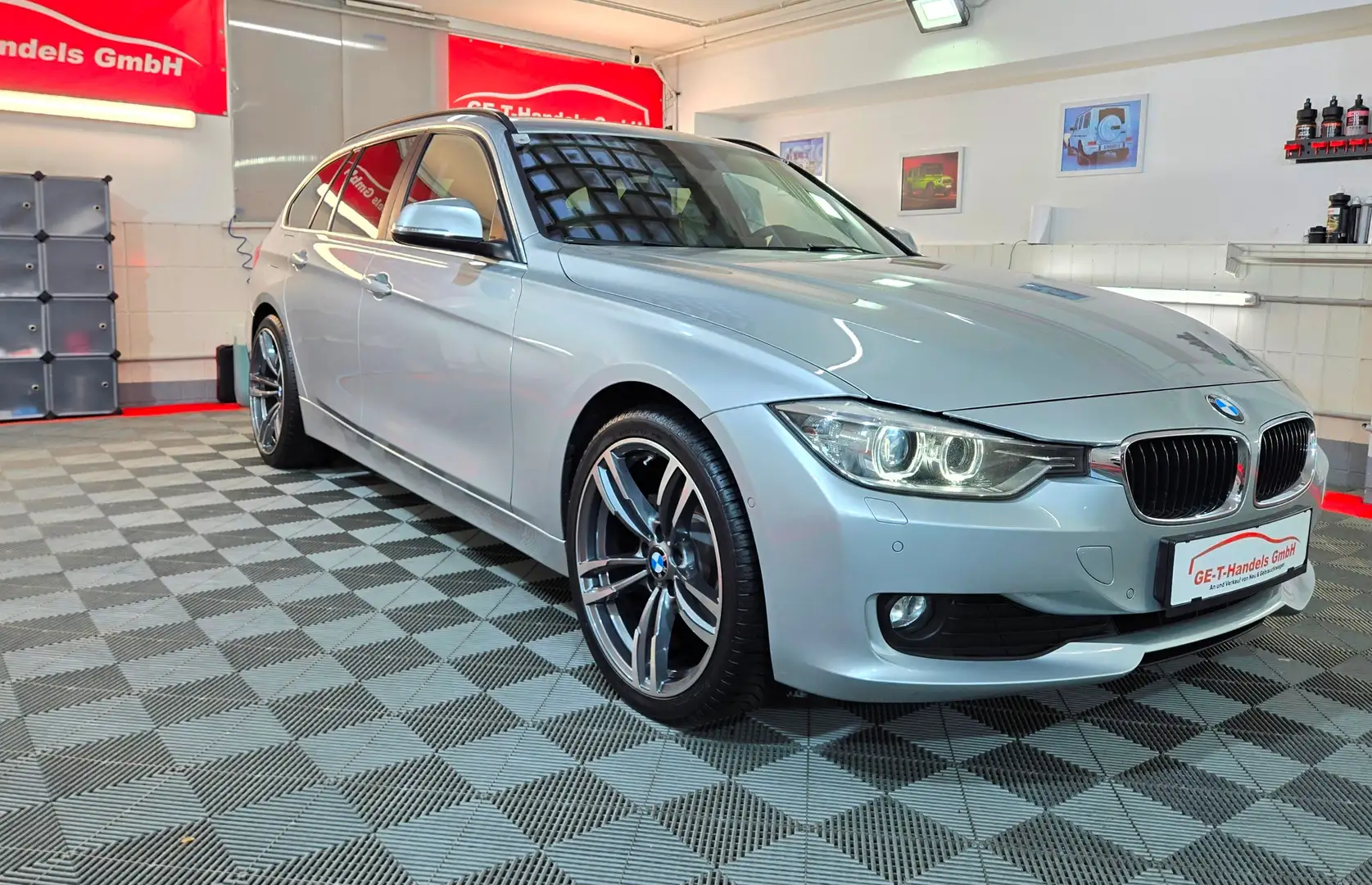 BMW 316 d F31 Touring Aut. LED Navi 19"M Silber - 2