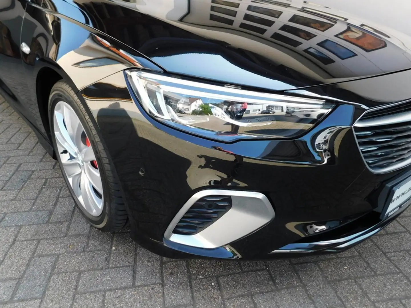 Opel Insignia B Sports Tourer 2.0CDTi 4x4 GSi  Voll-LED/Leder/Bo Schwarz - 2