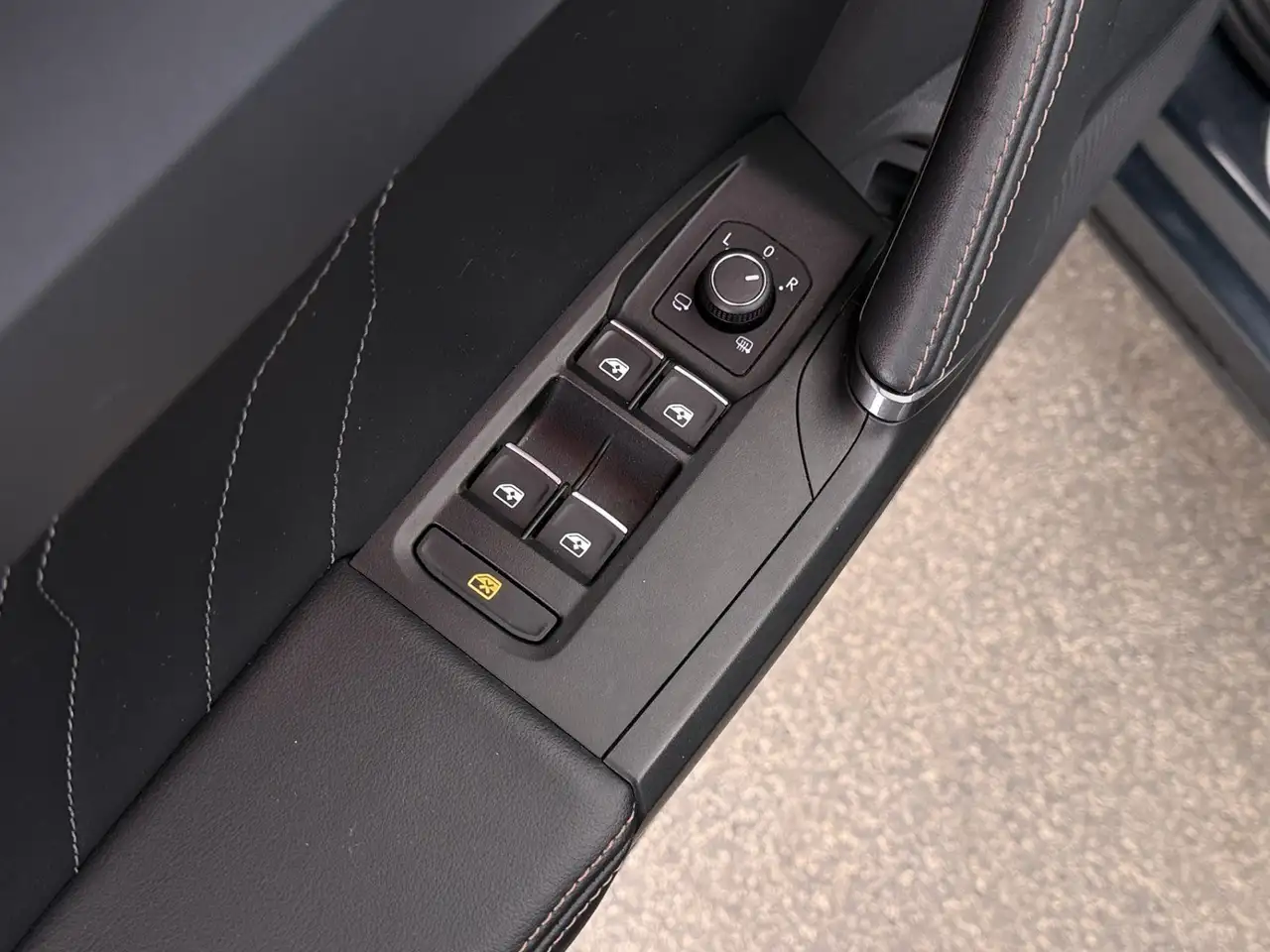 Cupra Formentor 2.0 TDI 4Drive Aut LED 360-CAM RADAR, миниатюра 22