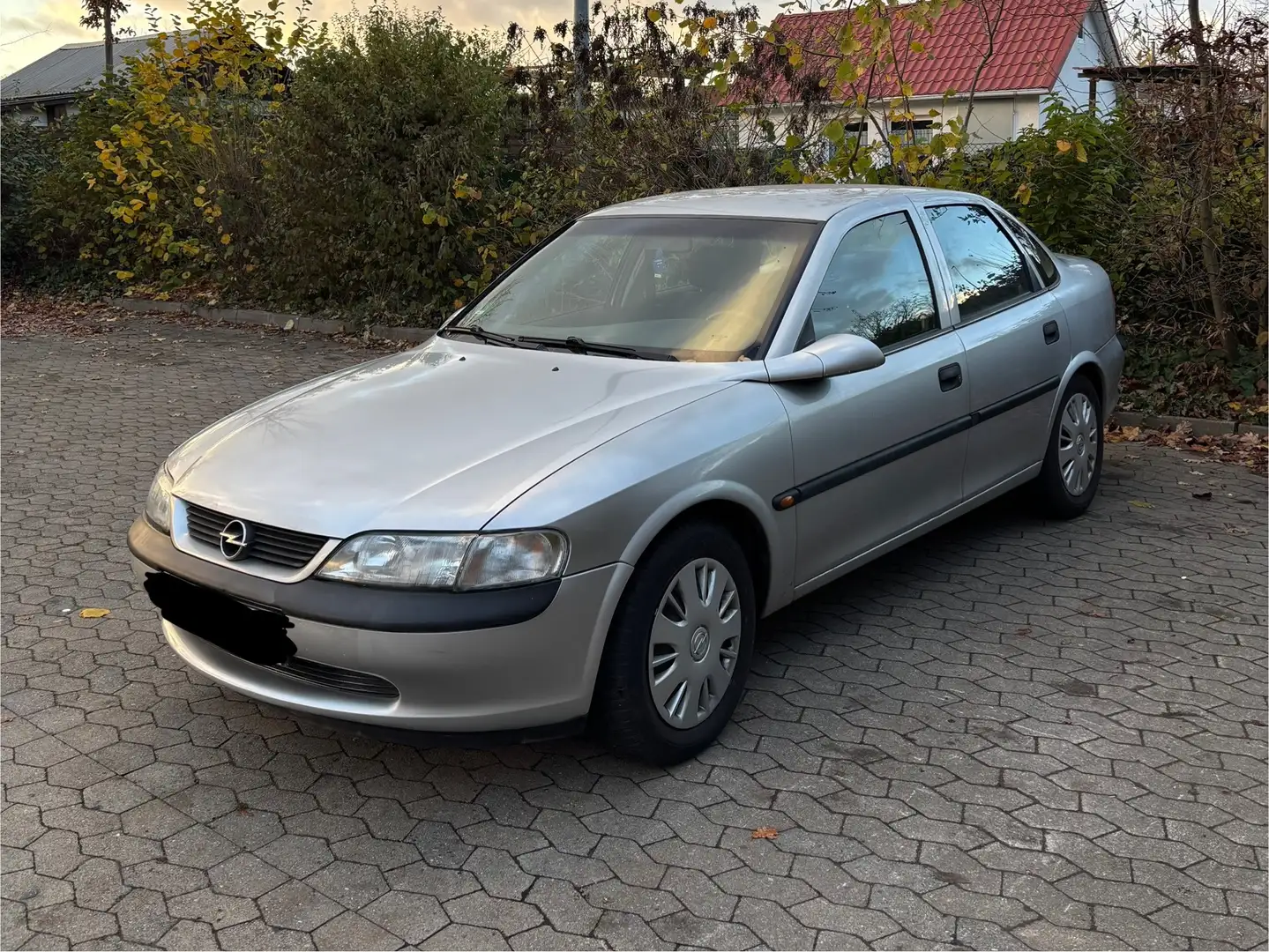 Opel Vectra 1.6 TÜV 04/27 Silber - 1