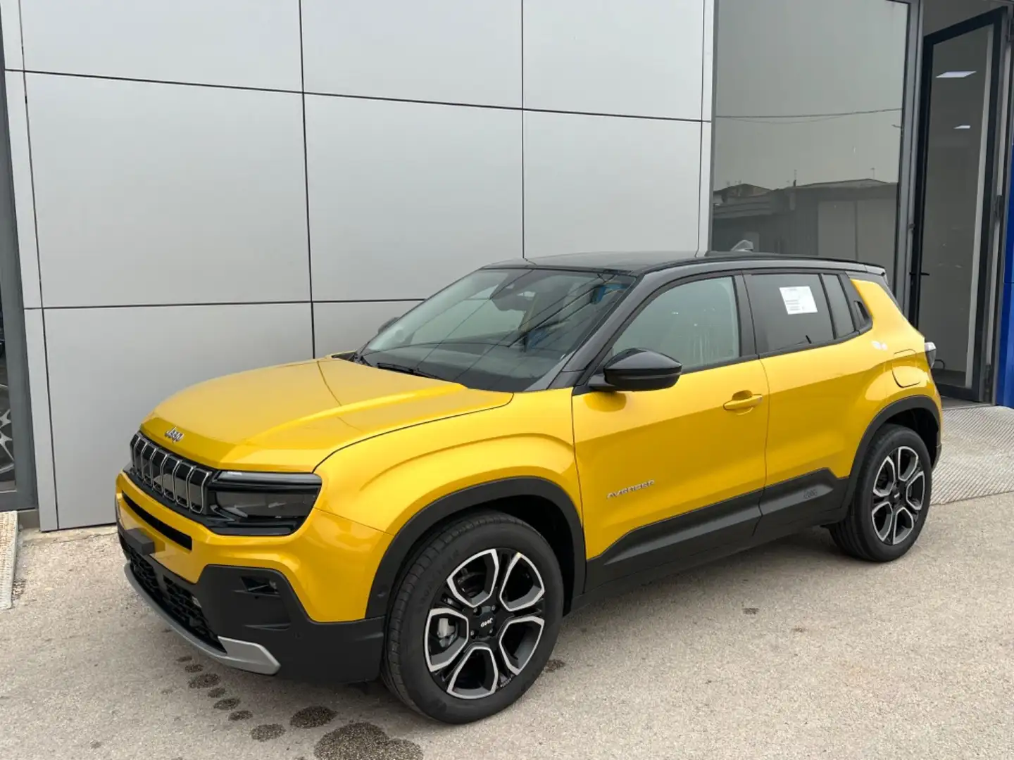 Jeep Avenger 1.2 Summit possibilità noleggio no scoring Złoty - 1
