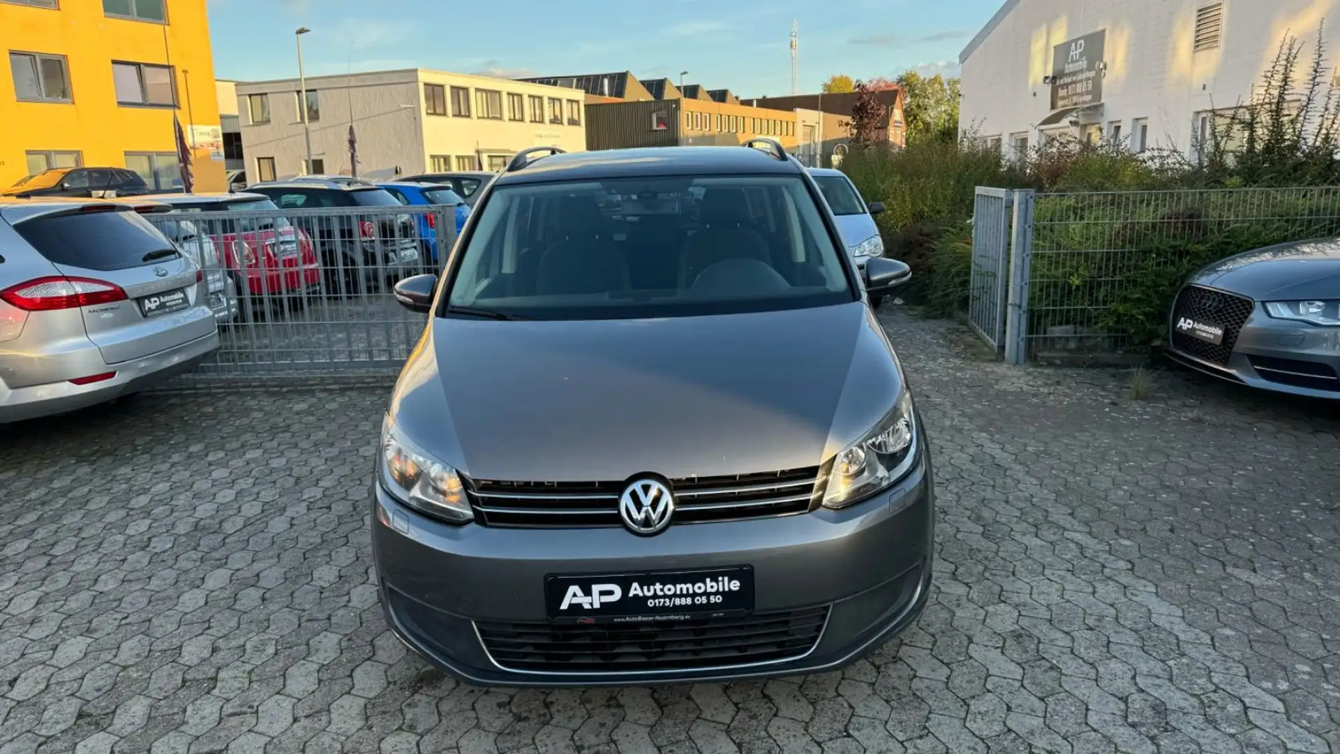 Volkswagen Touran Trendline Motorschaden Grau - 2