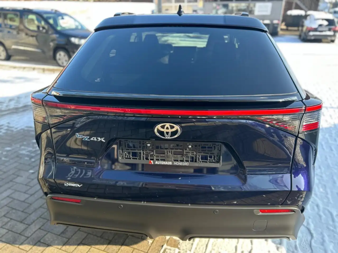 Toyota bZ4X Teamplayer 73kWh ACC SHZ LED 360°TOTW WäPu 7