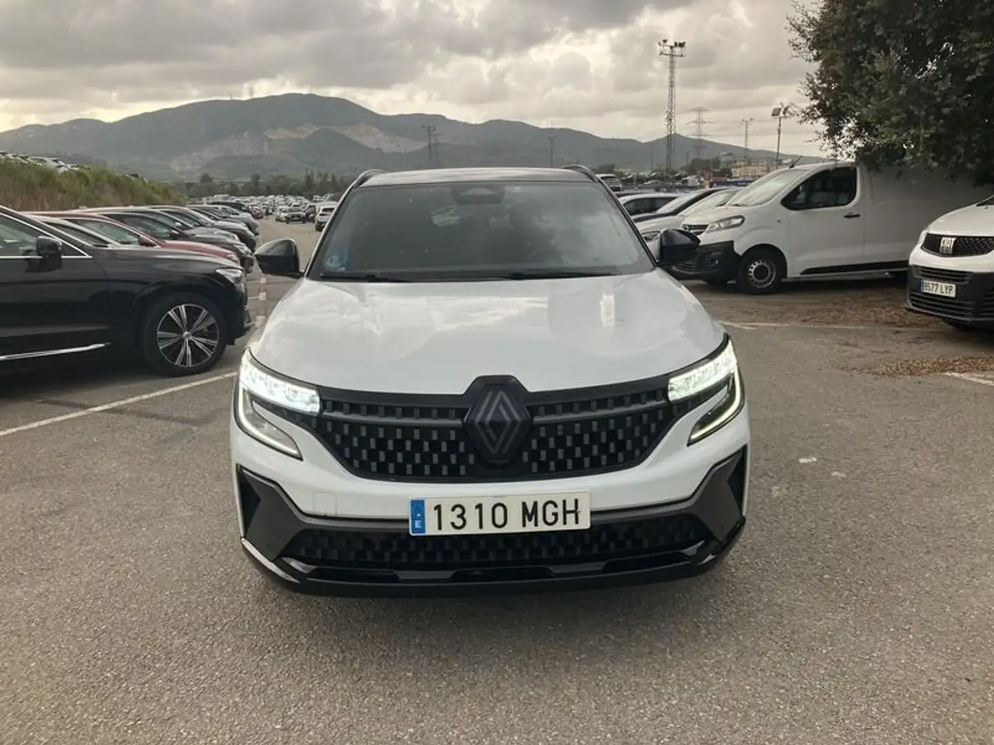 Renault Austral Renault Austral 2023 1.2 E-Tech Híbrido Iconic *146 kW &*Automático**moderno y eficiente& Excelente estado** ¡Único!TOP!* Blanco - 1
