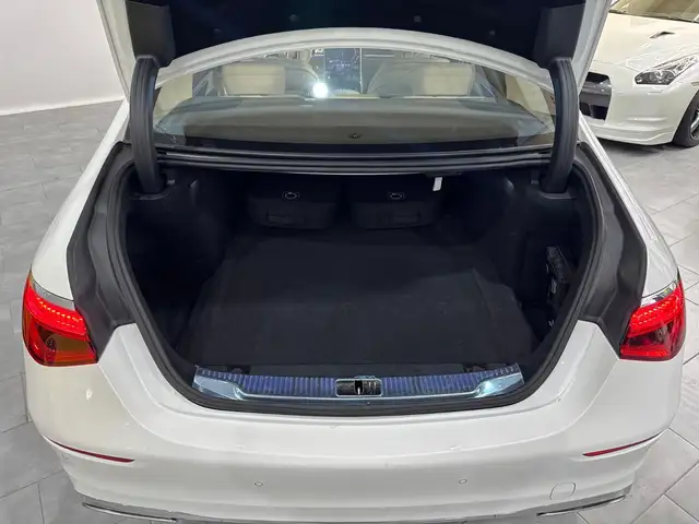 Mercedes-Benz S Class view 8