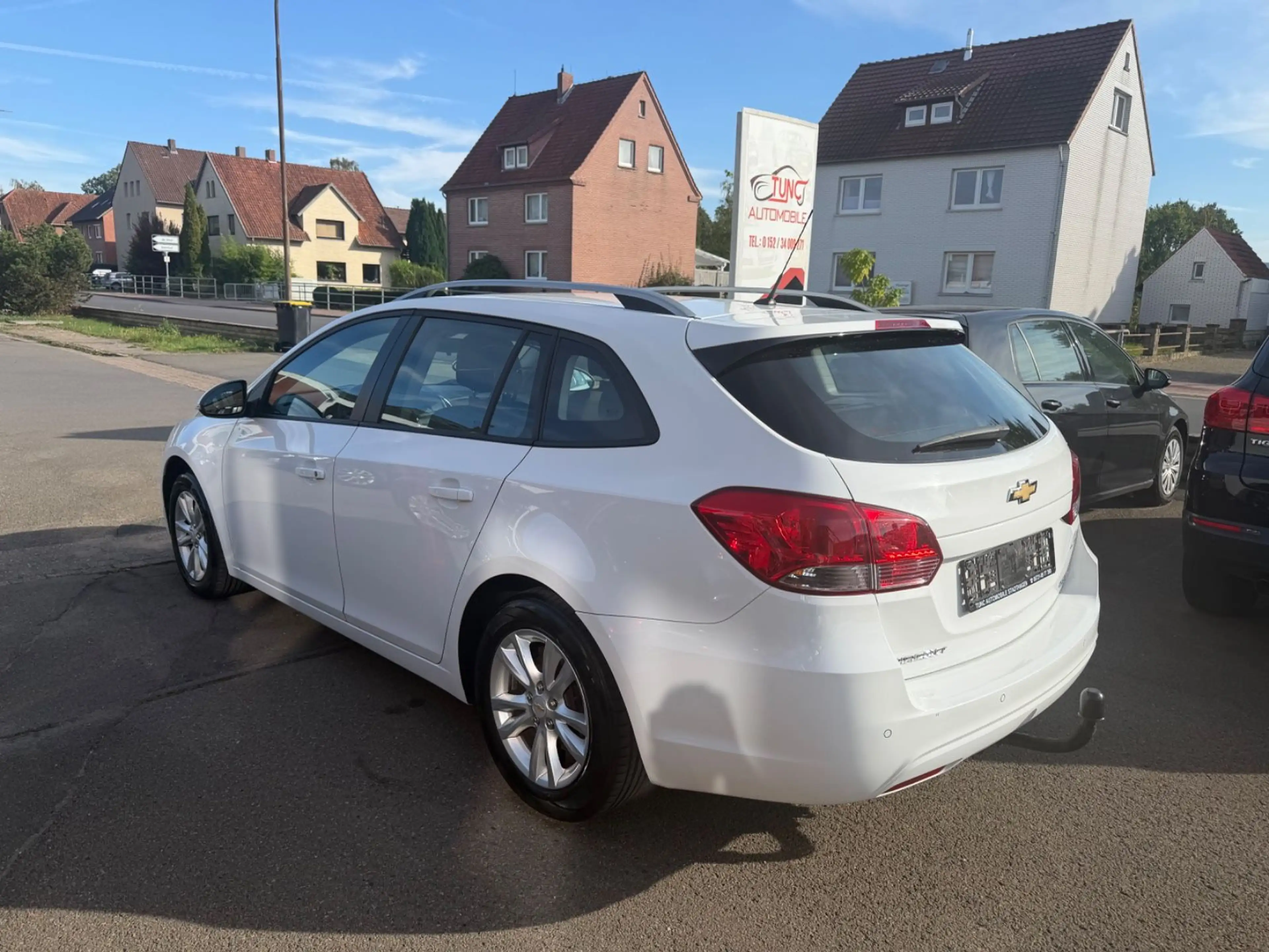 Chevrolet Cruze 1.8 LTZ/AHK/1.Hand/TÜV NEU/Garantie