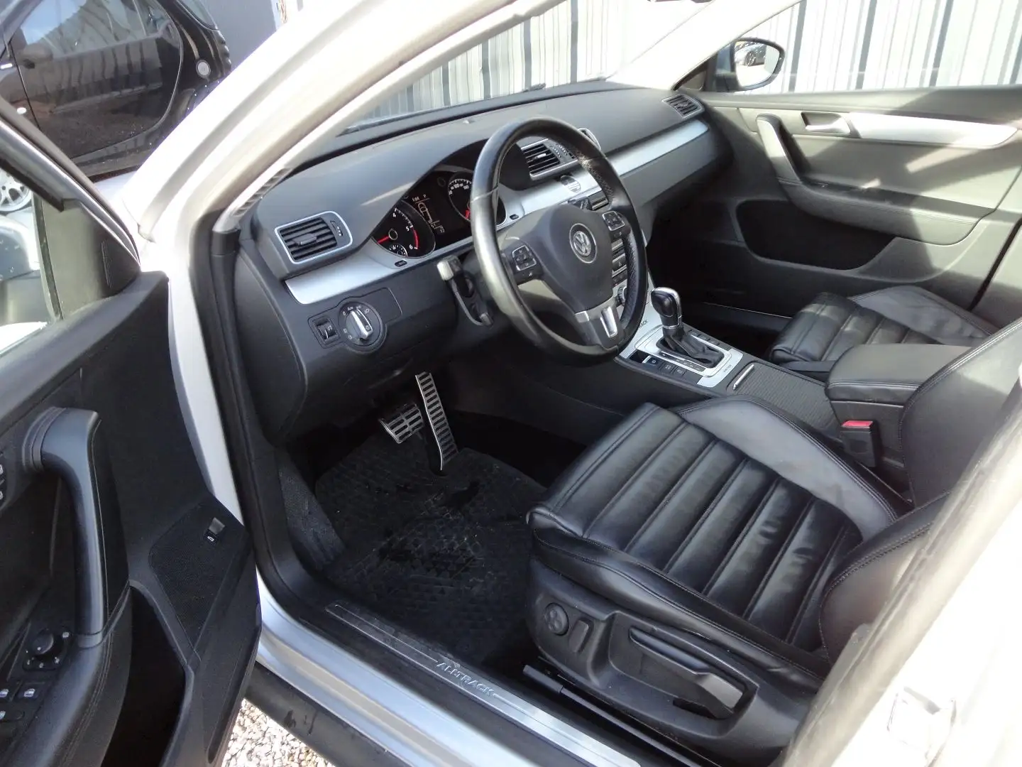 Volkswagen Passat Alltrack 2.0 TDI 177CH BLUEMOTION FAP 4MOTION DSG6 Gri - 2