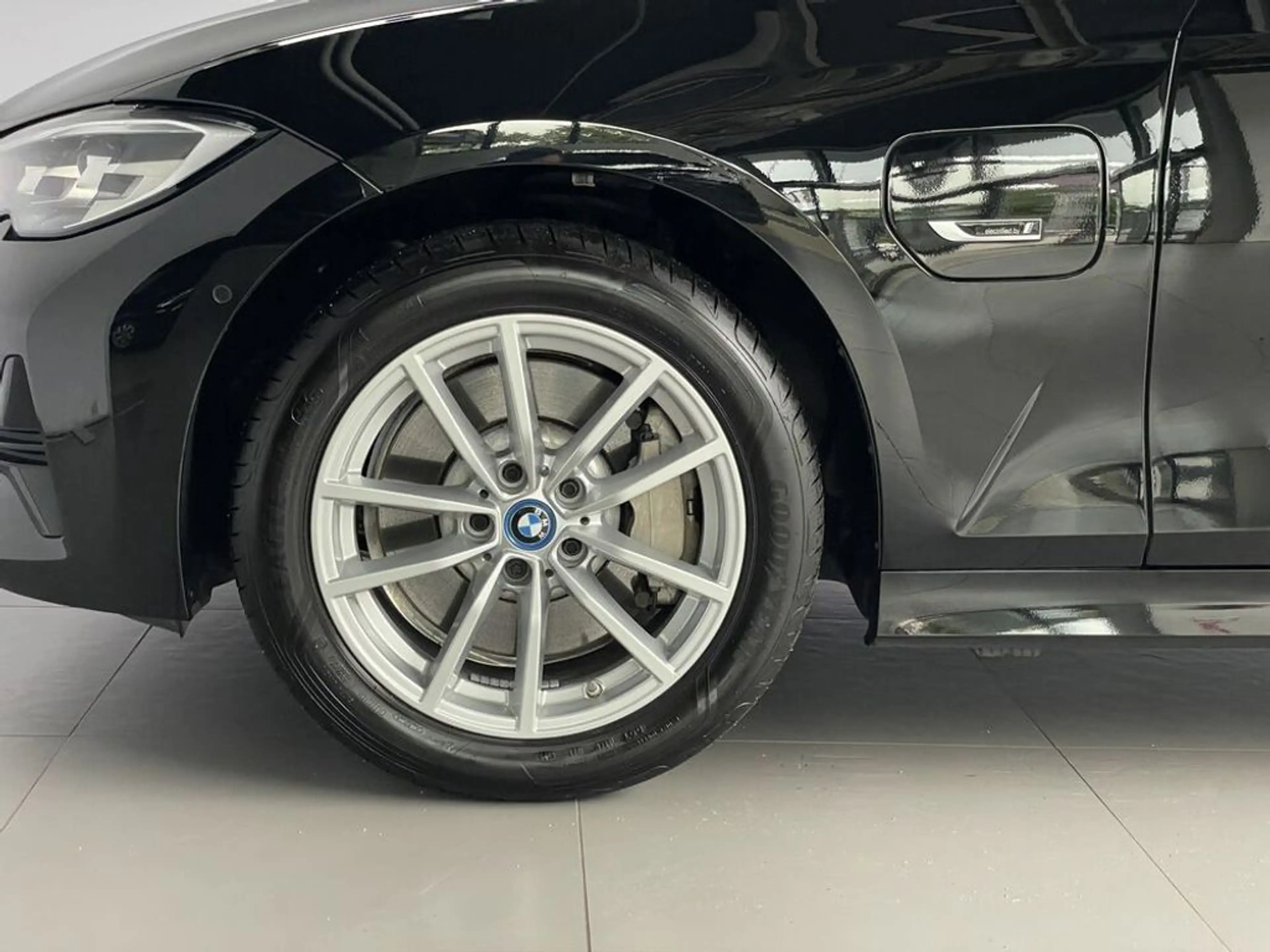 BMW 330 e xDrive M-Lenkrad *LED*ACC*MEMO*Sportsitz*StHz — photo 3